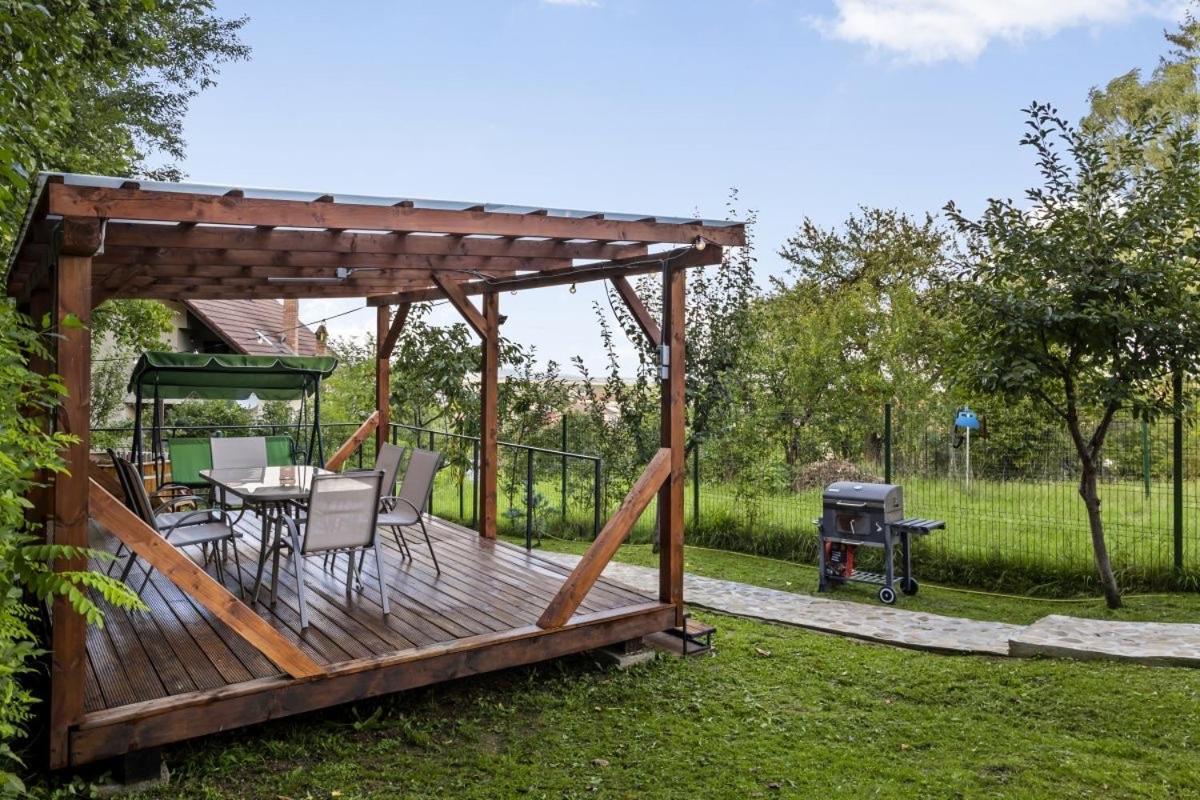 Silver Bungalow Sacele Exterior photo