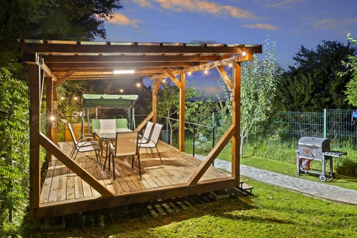 Silver Bungalow Sacele Exterior photo