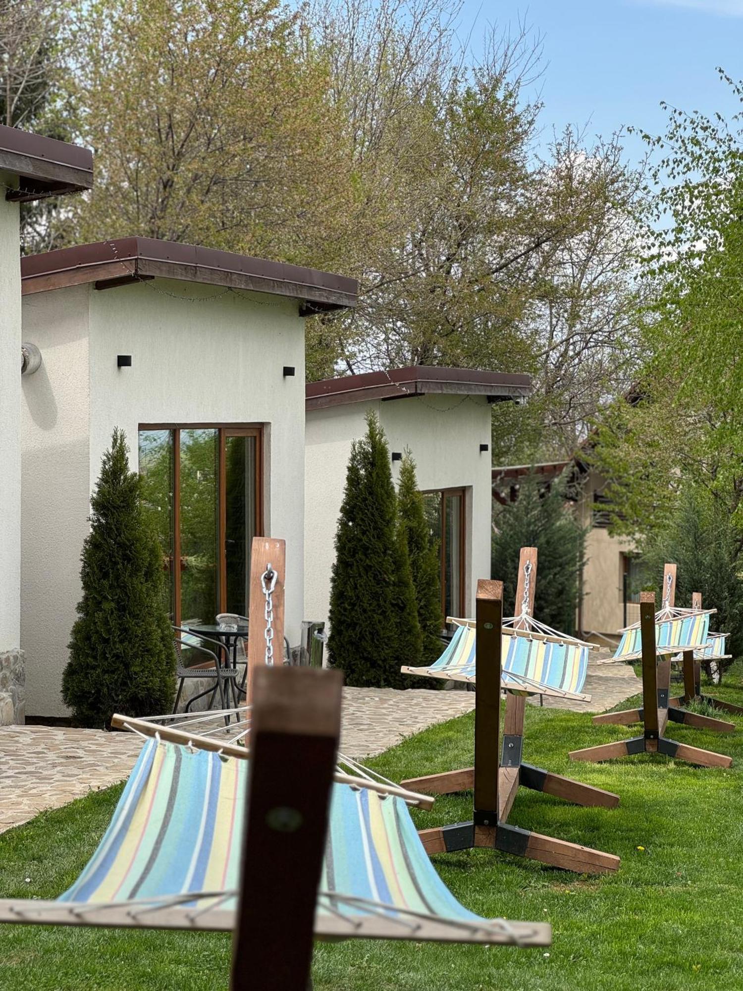 Silver Bungalow Sacele Exterior photo